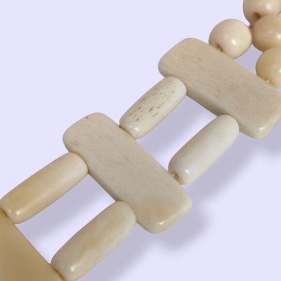 V. Bone Beaded Bracelet - Picture 6 of 7